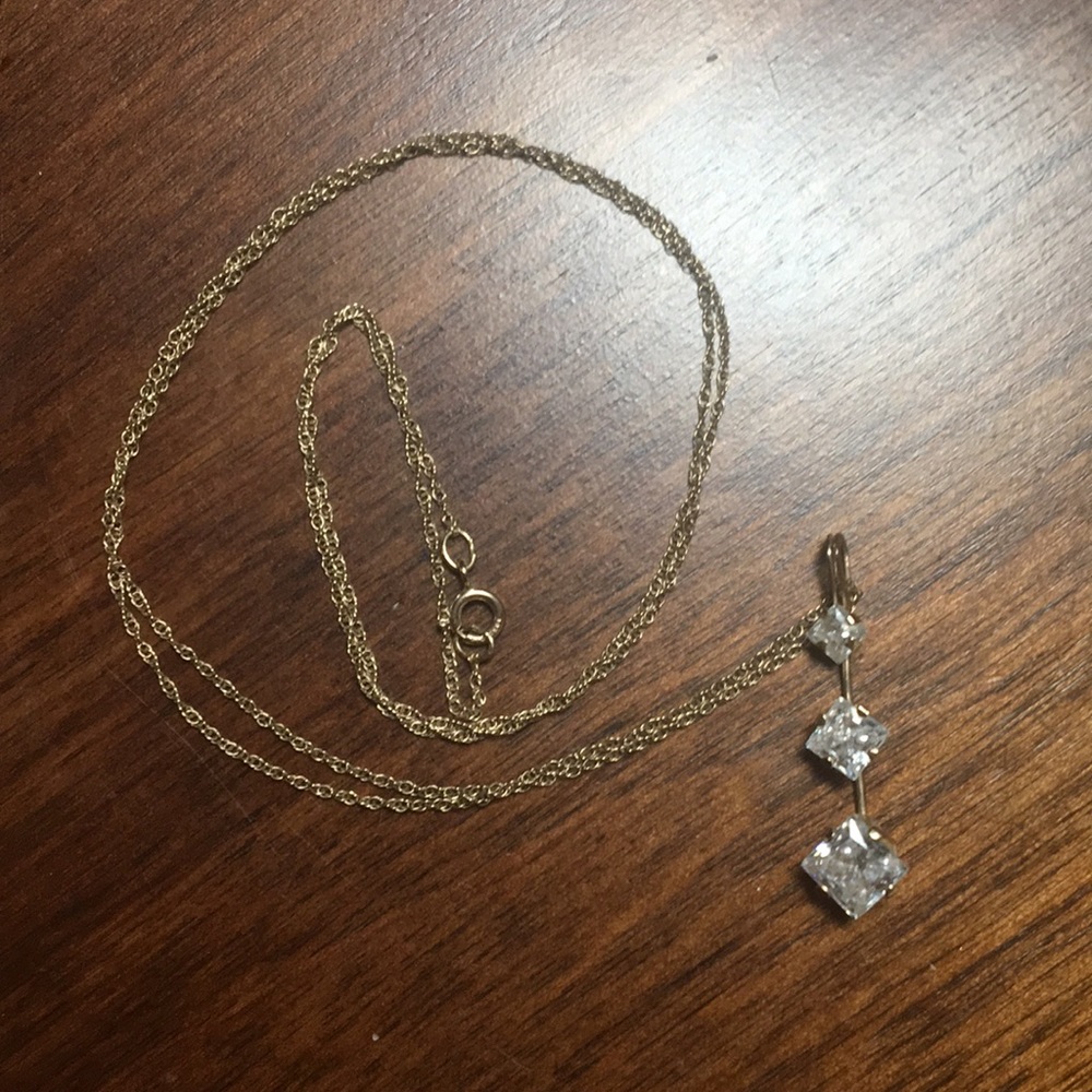10k Gold neckless and pendent!